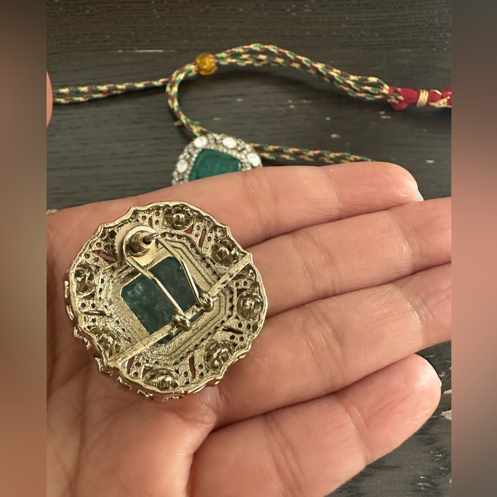 Elegant Green and Silver Choker Necklace - Picture 3 of 6